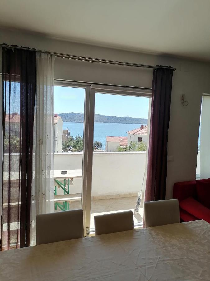 Apartments Seven Castles Kastela Bagian luar foto