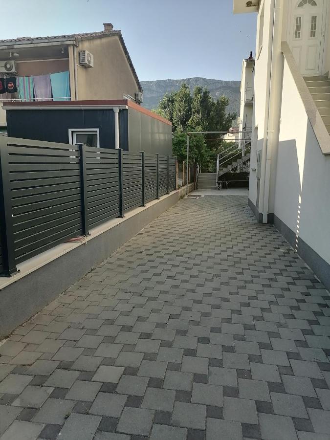 Apartments Seven Castles Kastela Bagian luar foto