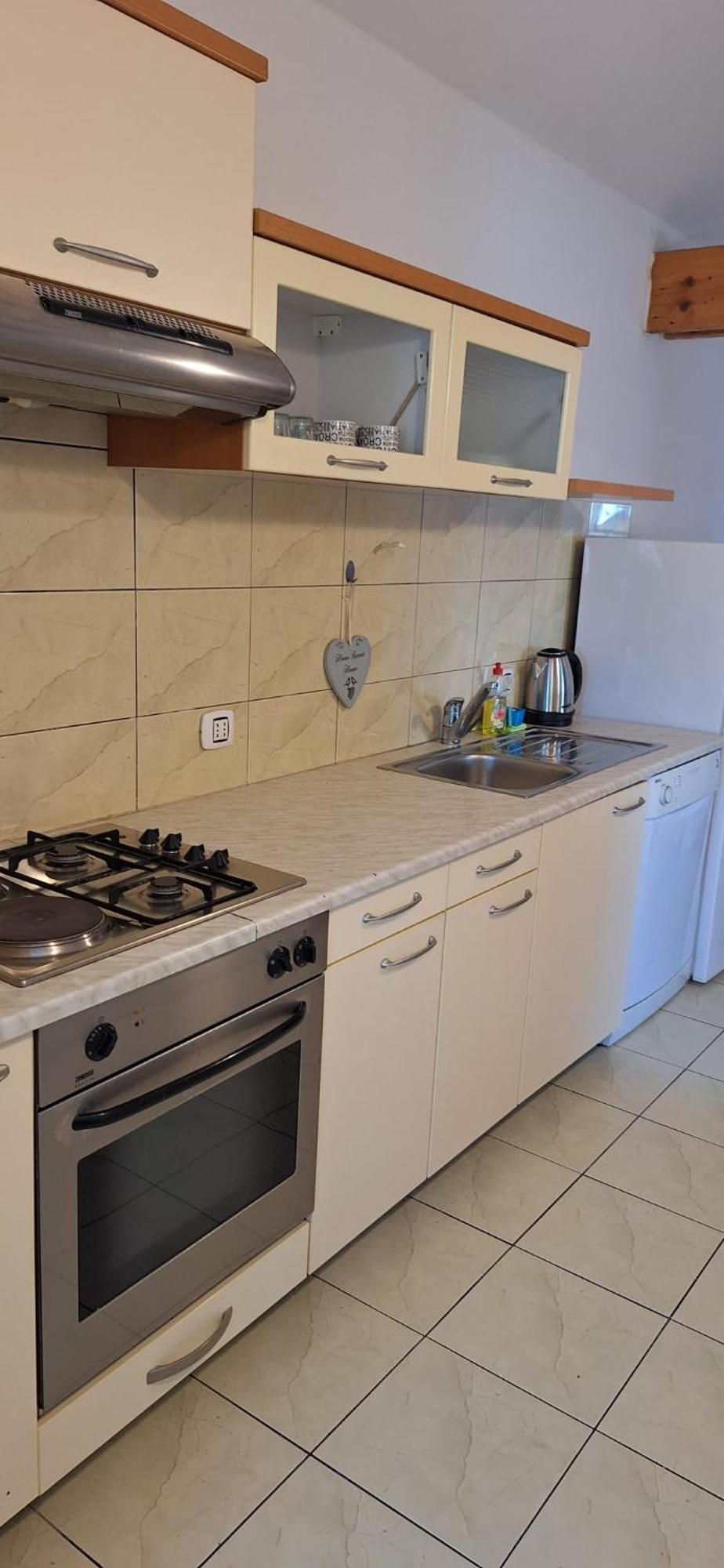 Apartments Seven Castles Kastela Bagian luar foto