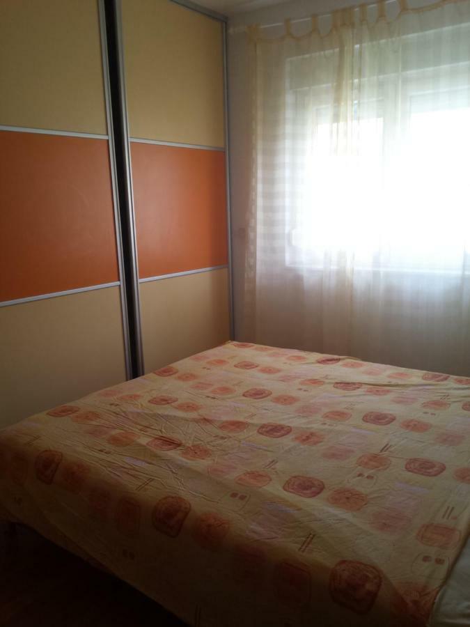 Apartments Seven Castles Kastela Bagian luar foto
